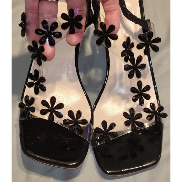 New Women's Dress Sandals Black Floral w/ Clear Acrylic Heels Size 41 (1… - Picture 5 of 13